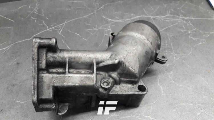 Obudowa filtra oleju BMW 6740273176 używana sprawna