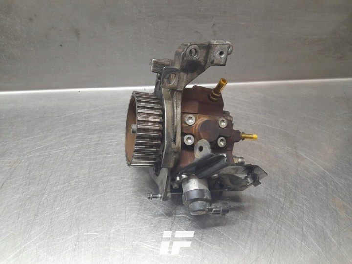 Pompa-wtryskowa-0445010102-1-6-HDI-TDCI-Citroen-Peugeot-Ford-Bosch.jpg